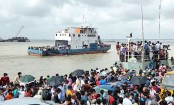 শিমুলিয়ায় ঘরমুখো মানুষের স্রোত