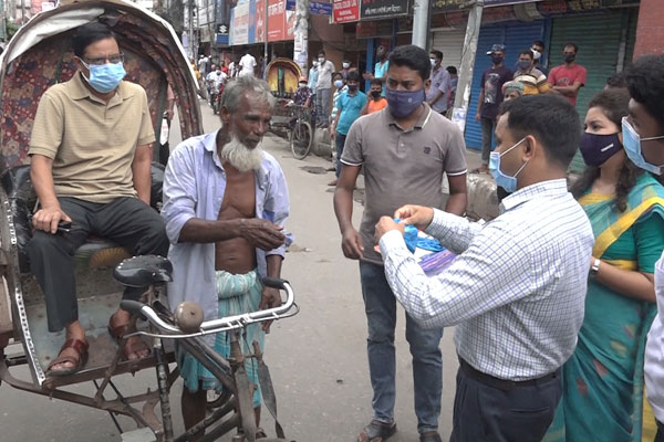 বরিশালে কঠোর অবস্থানে প্রশাসন