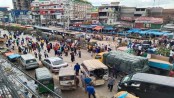 লকডাউনে পরিবহন সংকটে সাভারে শত শত শ্রমিক
