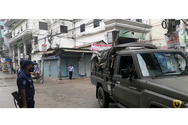 কিশোরগঞ্জে লকডাউন বাস্তবায়নে কঠোর অবস্থানে প্রশাসন