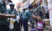 বিধিনিষেধ মানাতে কঠোর অবস্থানে পুলিশ