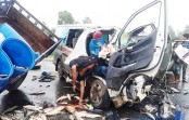 অ্যাম্বুলেন্স-মিনিট্রাকের মুখোমুখি সংঘর্ষে নারীসহ প্রাণ গেল ৪ জনের, আহত ৬