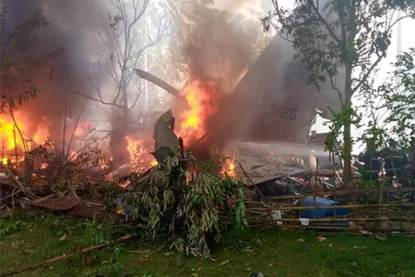 ফিলিপাইনে ৮৫ আরোহী নিয়ে উড়োজাহাজ বিধ্বস্ত