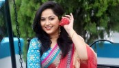 আমেরিকা পাড়ি জমালেন নাদিয়া
