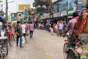 নেত্রকোনা শহরে অবাধে ঘুরছে মানুষ