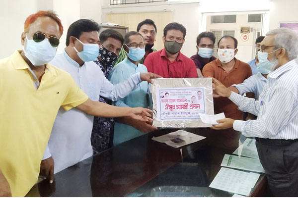 ফরিদপুরে করোনা রোগীদের জন্য বিএনপির ওষুধ প্রদান