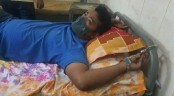 হাসপাতালে সাংবাদিকের হাতে হাতকড়া, সমালোচনার ঝড়