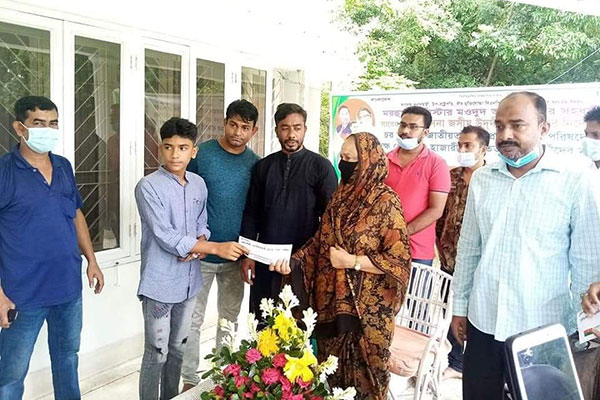 কোম্পানীগঞ্জে বিএনপির নেতাকর্মীদের মাঝে নগদ অর্থ সহায়তা প্রদান