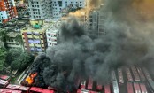 কমলাপুর বিআরটিসি ডিপোর ভেতরে বাসে আগুন
