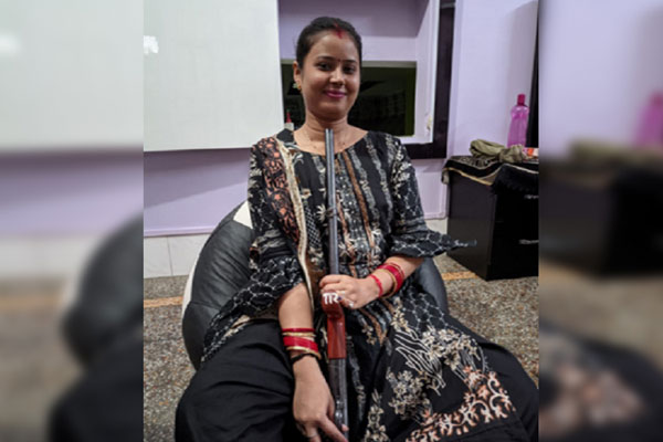 থুতনিতে বন্দুক ঠেকিয়ে সেলফি! ‌‘উড়ে গেল’ গৃহবধূর মাথা