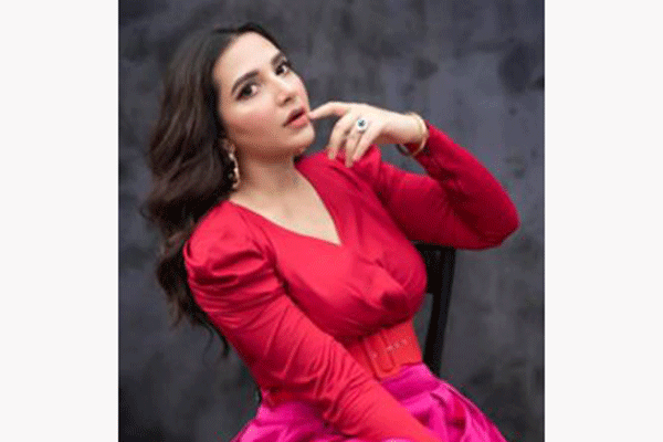 আগের লুকে শুভশ্রী