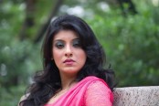 কথিত মডেলের গ্রেফতারের পর বিরক্ত ও বিব্রত সাদিয়া ইসলাম মৌ