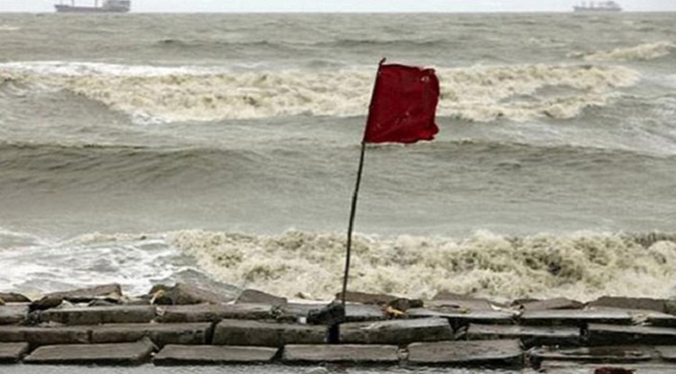 সাগরে ৩ নম্বর সতর্ক সংকেত