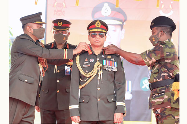 সাঁজোয়া কোরের ‘কর্নেল কমান্ড্যান্ট’ হিসেবে অভিষিক্ত হলেন সেনাবাহিনী প্রধান

