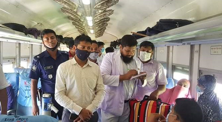 সাড়ে ৬ হাজার ট্রেনযাত্রীকে জরিমানা
