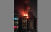 যাত্রাবাড়ীতে বর্ষবরণের ফানুস থেকে আগুন
