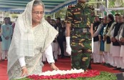 বঙ্গবন্ধুর প্রতিকৃতিতে শ্রদ্ধা জানালেন প্রধানমন্ত্রী