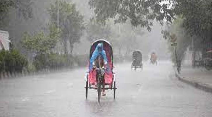 ঢাকায় বৃষ্টি ঝরিয়ে কুমিল্লা যাচ্ছে বর্জ্র মেঘ
