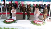 বঙ্গবন্ধুর সমাধিতে রাষ্ট্রপতি ও প্রধানমন্ত্রীর শ্রদ্ধা
