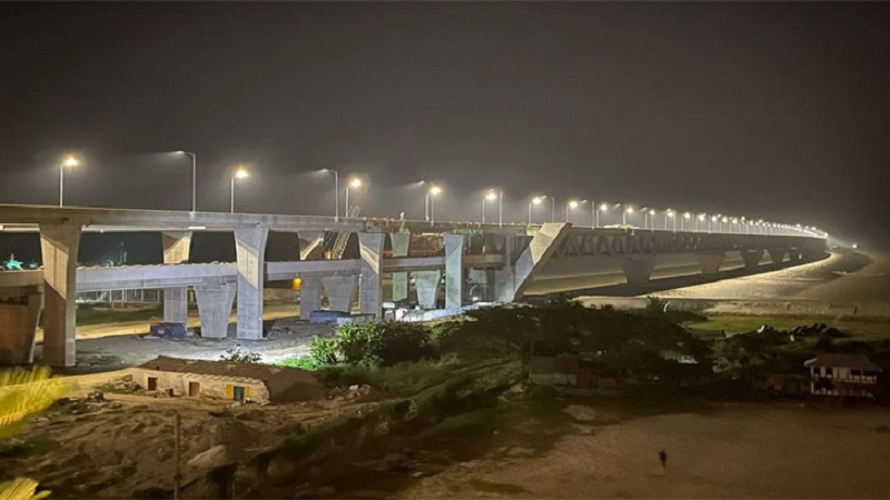 পদ্মা সেতুতে একসঙ্গে জ্বলে উঠল ২০৭টি বাতি