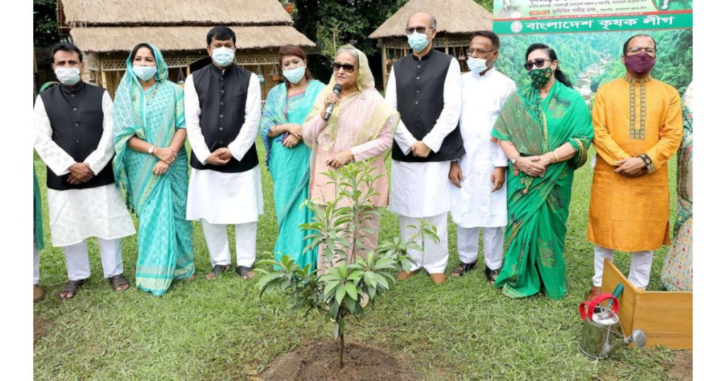 বর্ষাকালে অন্তত তিনটি করে গাছ লাগান: প্রধানমন্ত্রী
বর্ষাকালে অন্তত তিনটি করে গাছ লাগান: প্রধানমন্ত্রী
