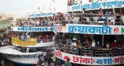 পদ্মায় বিলাসবহুল লঞ্চের সারি
