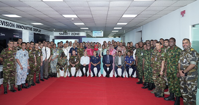 ওয়ালটন হেডকোয়ার্টার্স পরিদর্শনে ন্যাশনাল ডিফেন্স কলেজ প্রতিনিধিদল