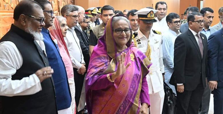 সুইজারল্যান্ডের পথে প্রধানমন্ত্রী
