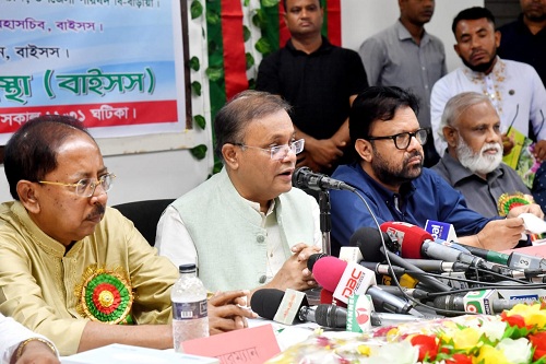 বিদেশিদের কাছে ধর্ণা দেওয়া দেশবিরোধী: তথ্যমন্ত্রী